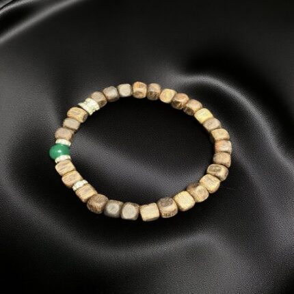 Kynam Small Cubes with Green Jade Bead