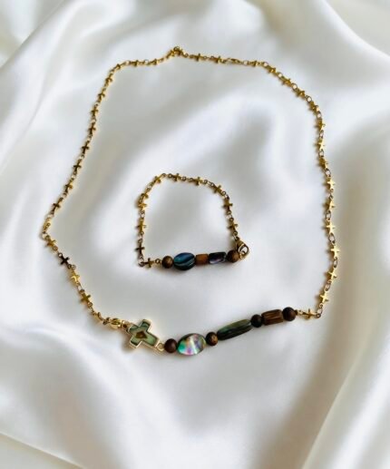 Butterfly Leaf & Kynam Agarwood